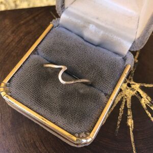 Vintage Sterling Silver Zig Zag Ring in Size 9 Minimalist Jewelry